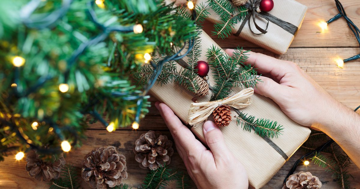 Ваша Рождественская елка может быть буквально ползет с 25 000 ошибок