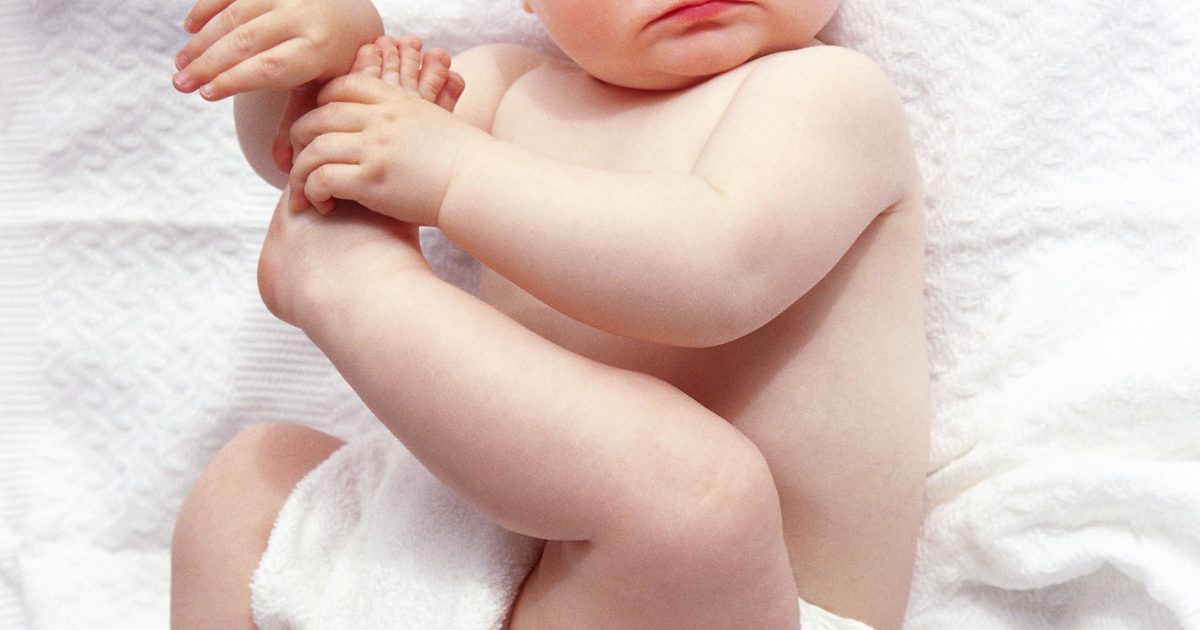 Dojčenie a kyslý zápach z hnutia čreva