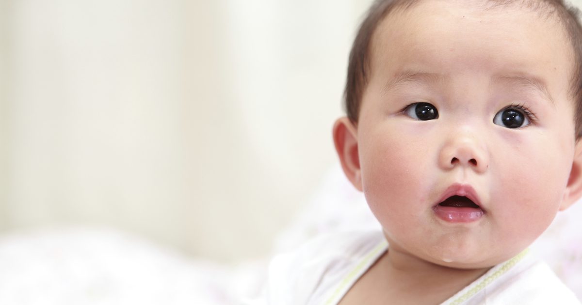 स्तनपान के बाद शिशुओं को हिचकी मिल सकती है?