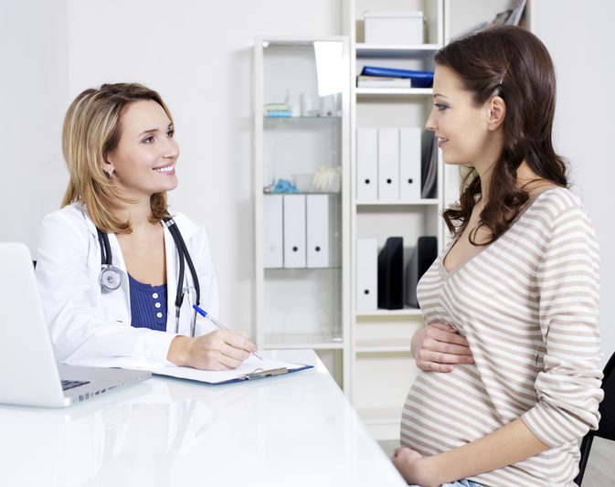 Kan zwangerschap een droge keel veroorzaken?