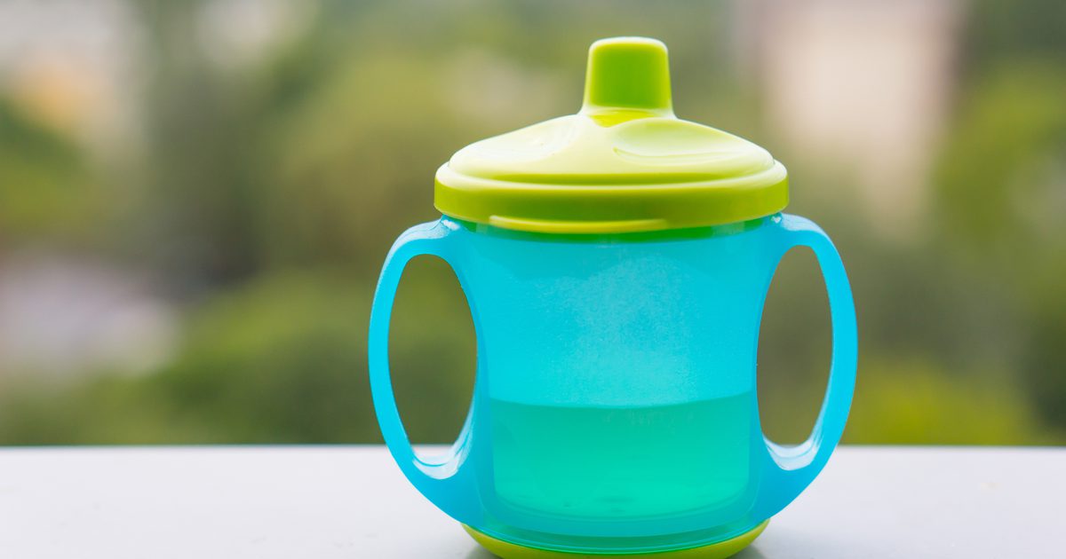 Kan Sippy Cups forårsage talproblemer?