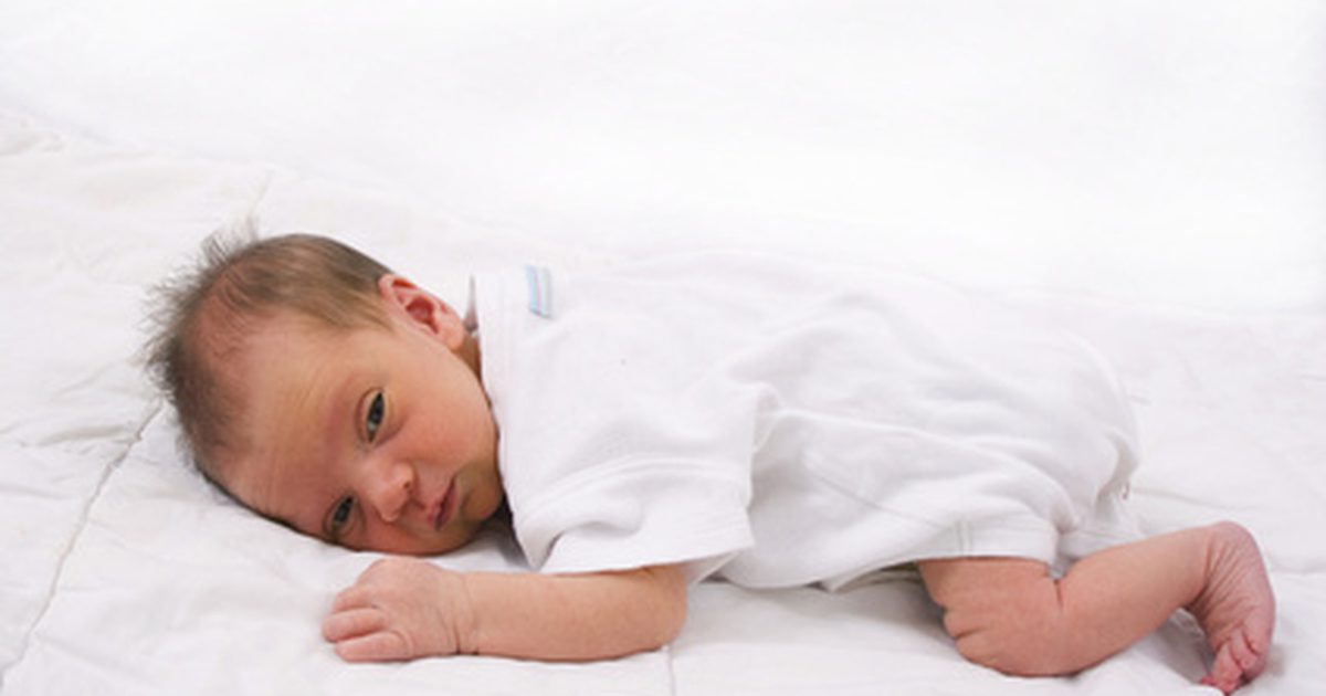 Ursachen für eine gelbe Entladung aus dem Auge Ihres Neugeborenen