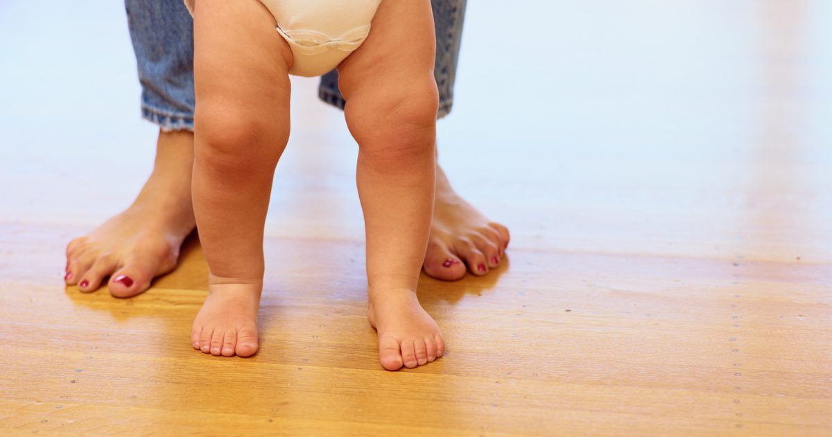 هل تقفز الرضع يؤثر على تنمية الطفل