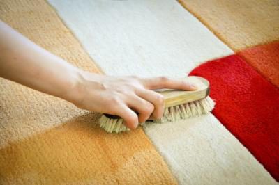 Hoe kan ik het tapijt veilig reinigen voor mijn baby?