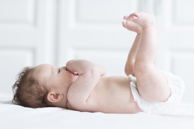 Hvor lenge er babyer i nyfødte bleier?