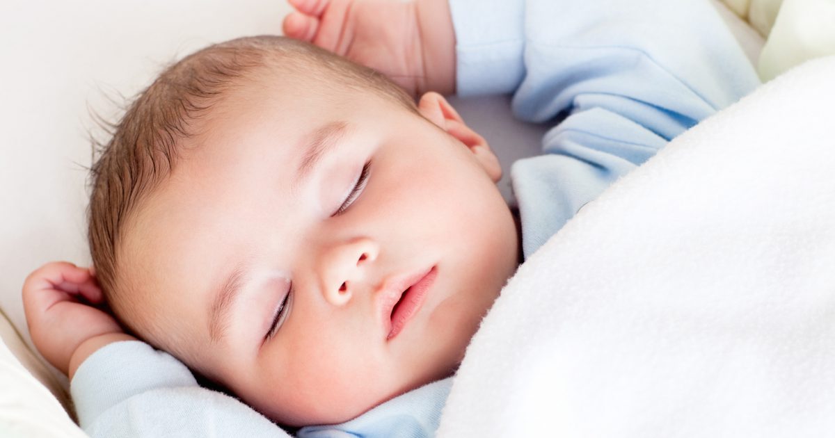 एक बच्चे को एक पालना में कब तक सो सकता है?