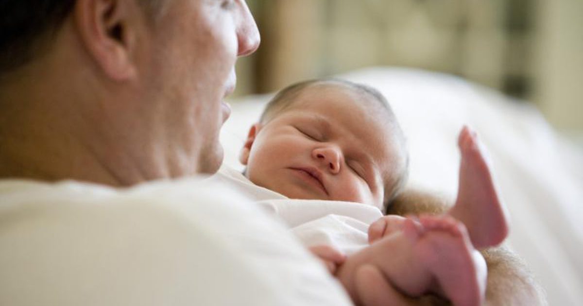 Ile czasu zajmuje pępowina noworodka, aby spaść?