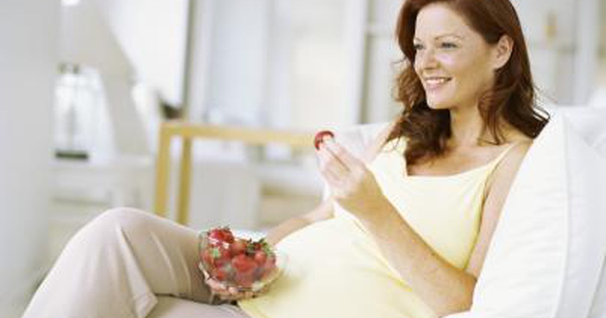 गर्भावस्था के दौरान स्ट्रॉबेरी कैसे खाएं