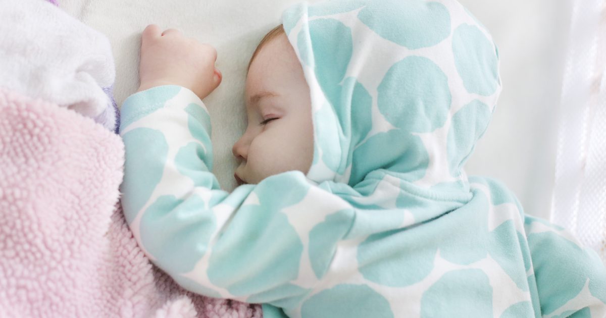 كيفية الحصول على طفل مع التهاب الأذن للنوم