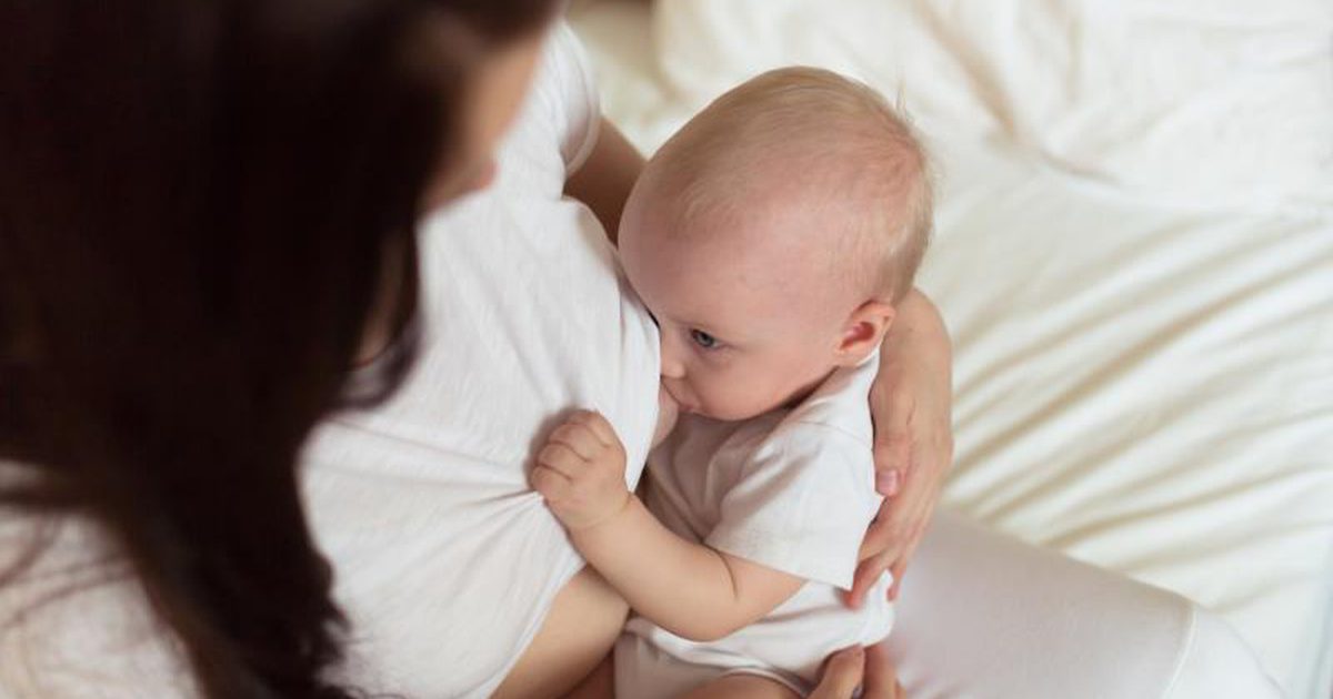 Hvordan å øke en breaststed baby suger