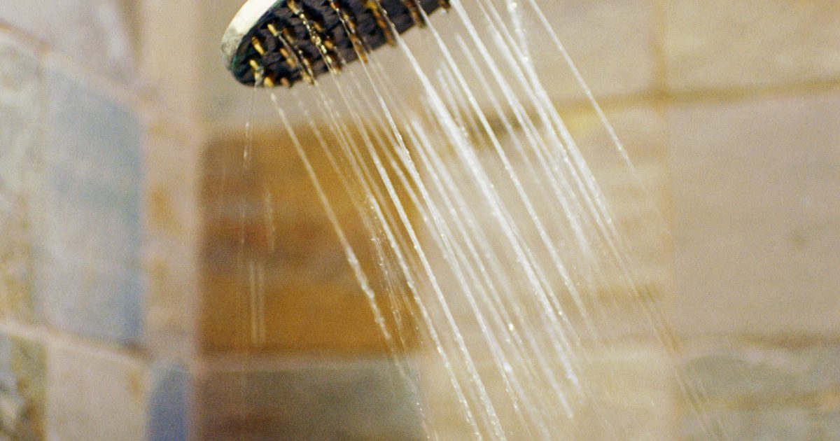 Sådan lærer du dit barn Hvordan man tager et brusebad