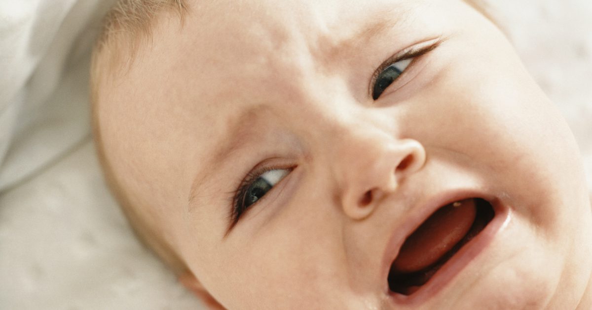 Er det sikkert at give karosirup til babyer?