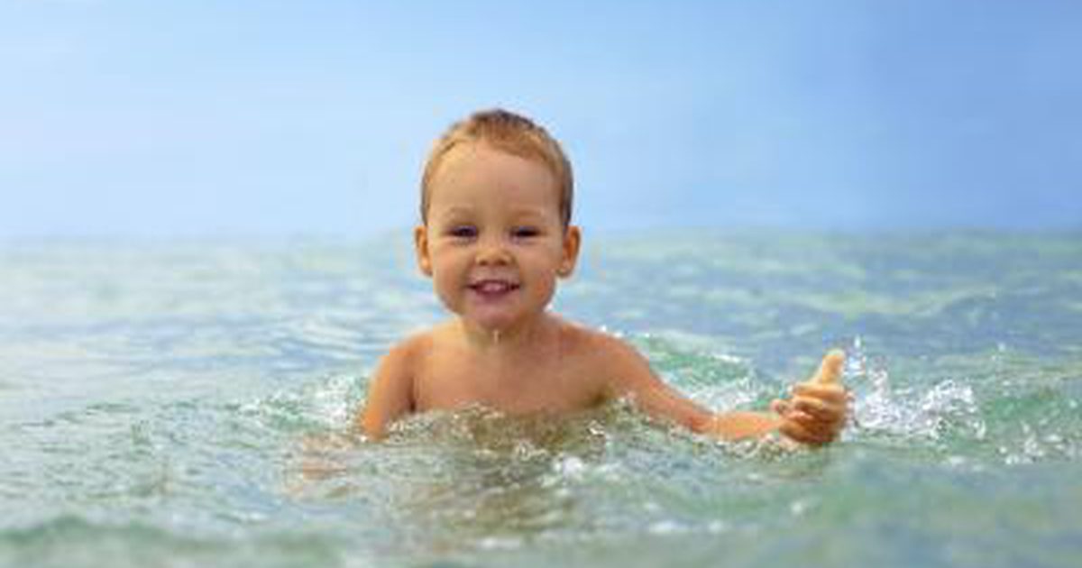 Är saltvatten OK för att barn ska simma in?