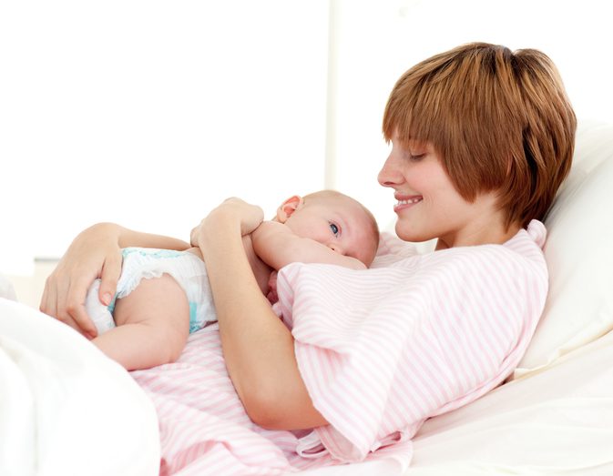 Een lijst met bestanddelen voor de huidverzorging die niet mogen worden gebruikt tijdens het geven van borstvoeding