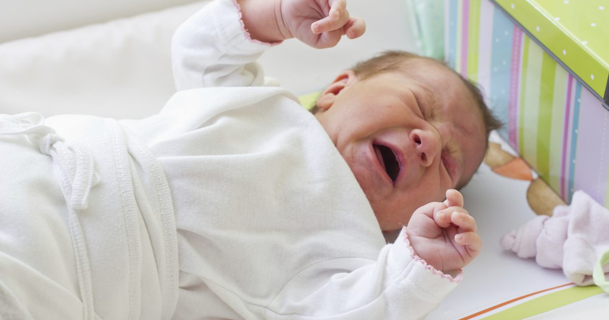 Známky žaludečních křečí u novorozenců
