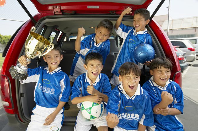 Socialne koristi otrokovih timskih športov