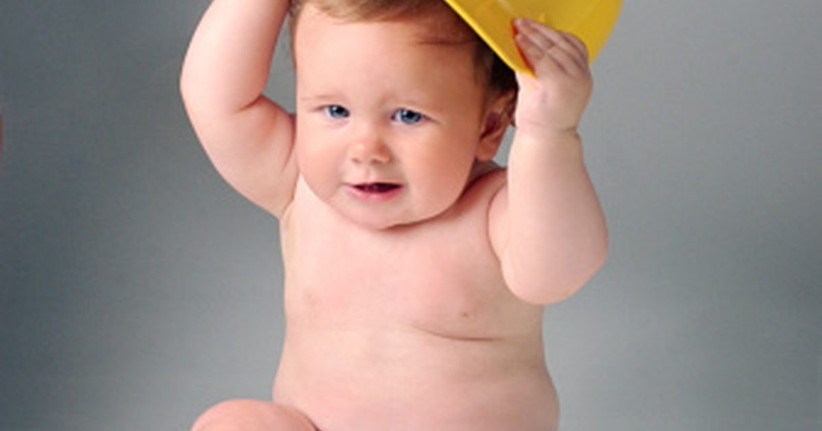 Verschillende redenen waarom een ​​baby een helm kan dragen