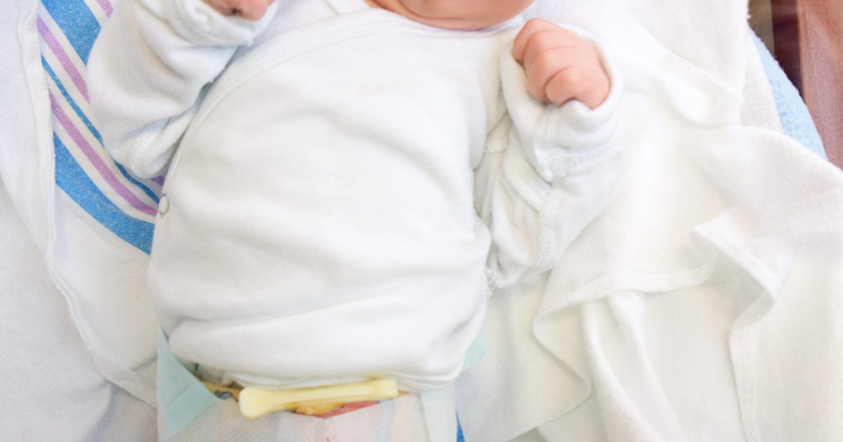 ما هي مخاطر تغذية الطفل الحبوب إلى الأطفال حديثي الولادة؟