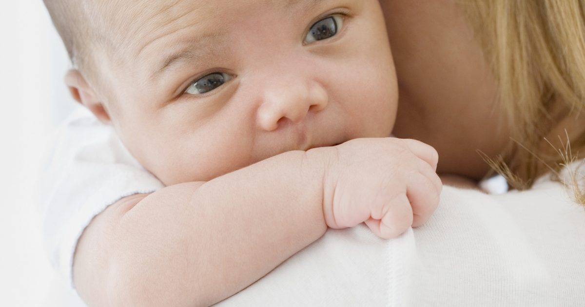 Какви са безопасни нива на флорид за бременни жени и новородени?