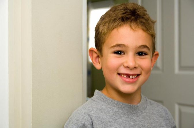 Какво да очаквате, когато детето губи бебешки зъби