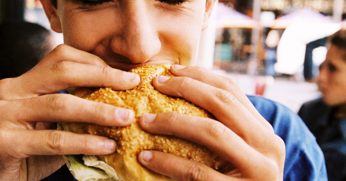 لماذا المراهقون دائما جائعون؟