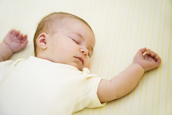 Warum schläft mein drei Monate altes Baby nicht durch die Nacht?
