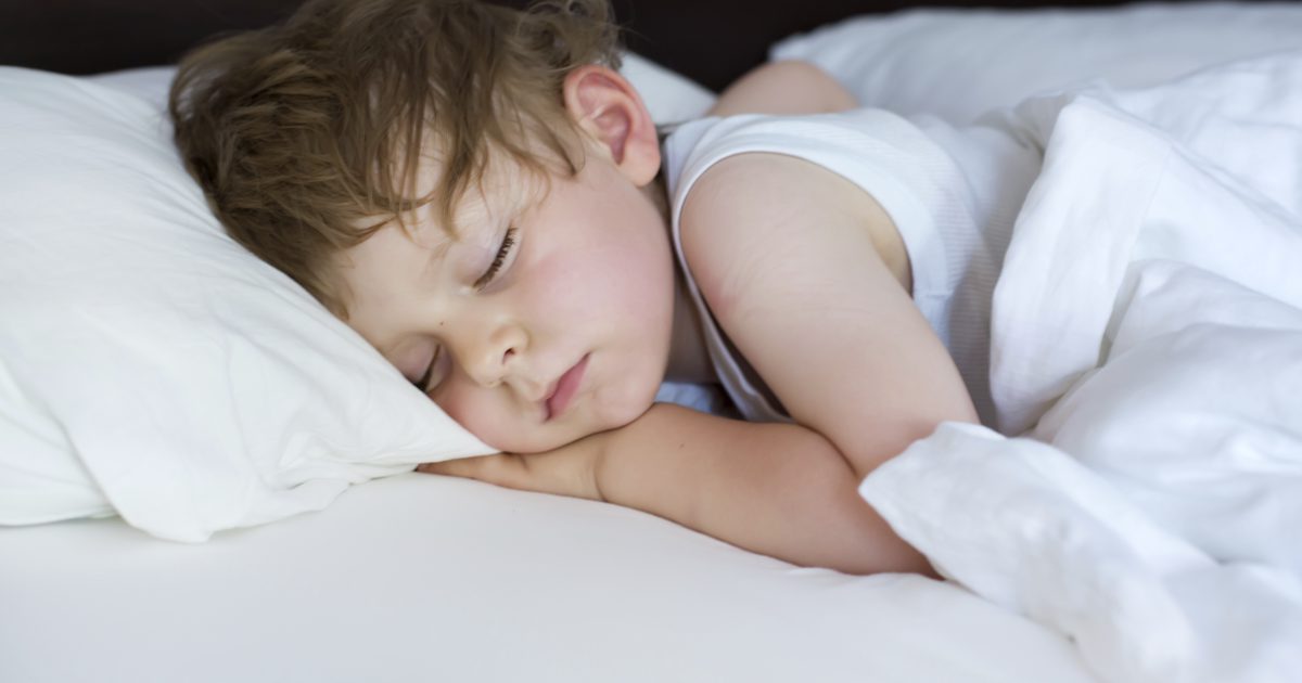 नाइट एनिमोर के माध्यम से मेरा बच्चा क्यों सोएगा?