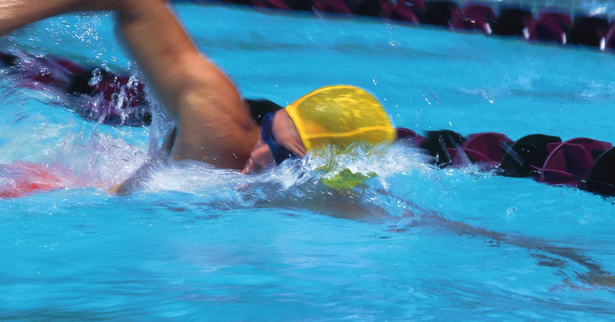مزايا سباقات السباحة والسباحة مقابل