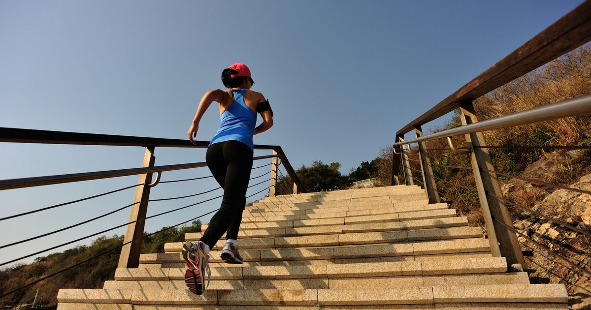 Czy wspinacze na schodach są lepsze od biegania?