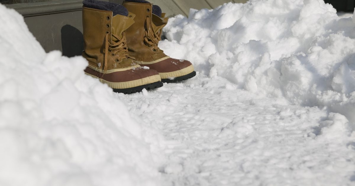 أفضل أحذية المشي في فصل الشتاء للنساء