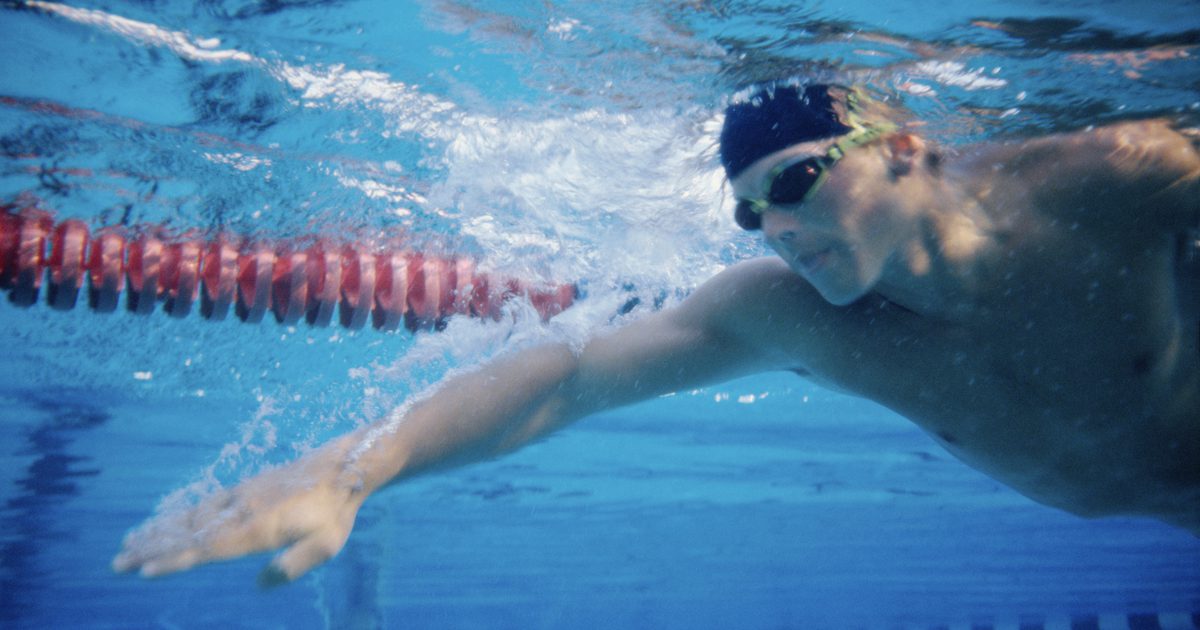 De calorieën verbrand tijdens het zwemmen in de helft van een mijl