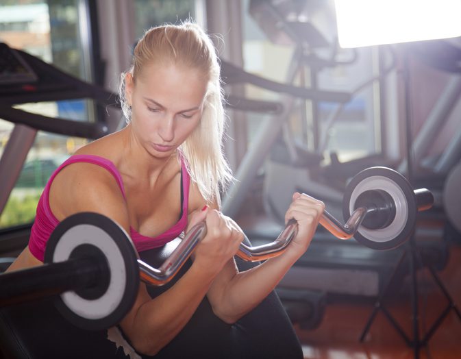 Eine Brust-, Arm- und Rücken-Workout für Frauen