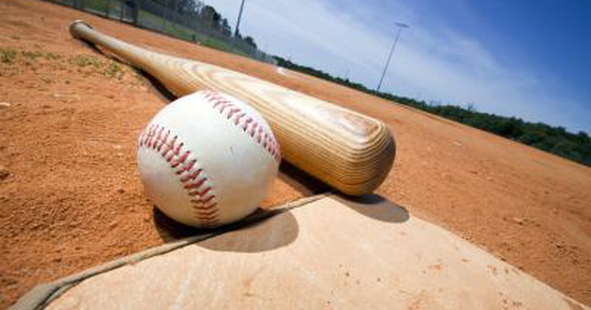 Rozdiely medzi baseballovými a softballovými loptičkami