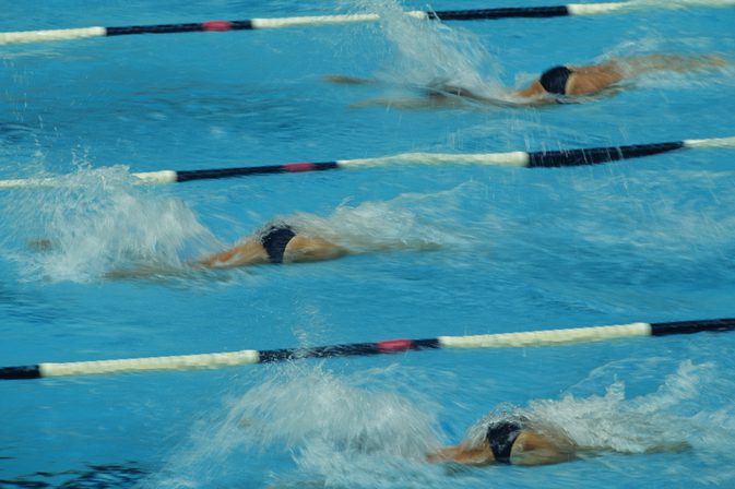 Skillnader mellan lång kurs och korta kurstider i simning