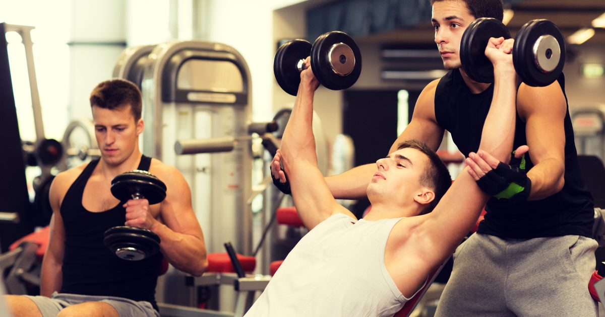Zvyšuje tampónová lavička menej svalov na ramenách?