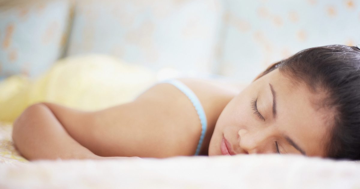 Er det å spise før sengetid forårsaker drømmer?