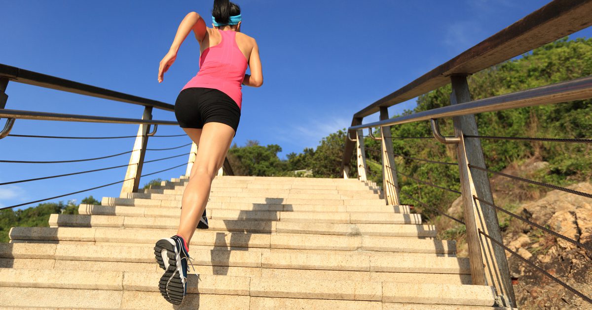 Hjelper turgåing og klatring av trapper med å miste vekt?