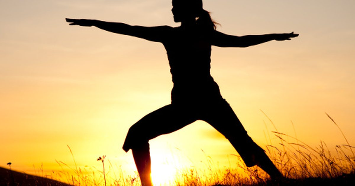 Kveld Yoga Poses å fremme vekttap