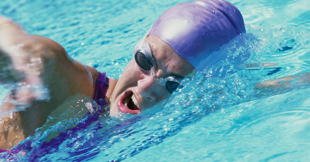 ممارسة لتحسين الكوع عالية في سباحة حرة