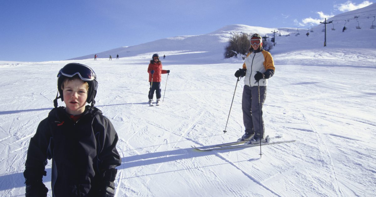 Spiele, die Kindern Skifahren lehren