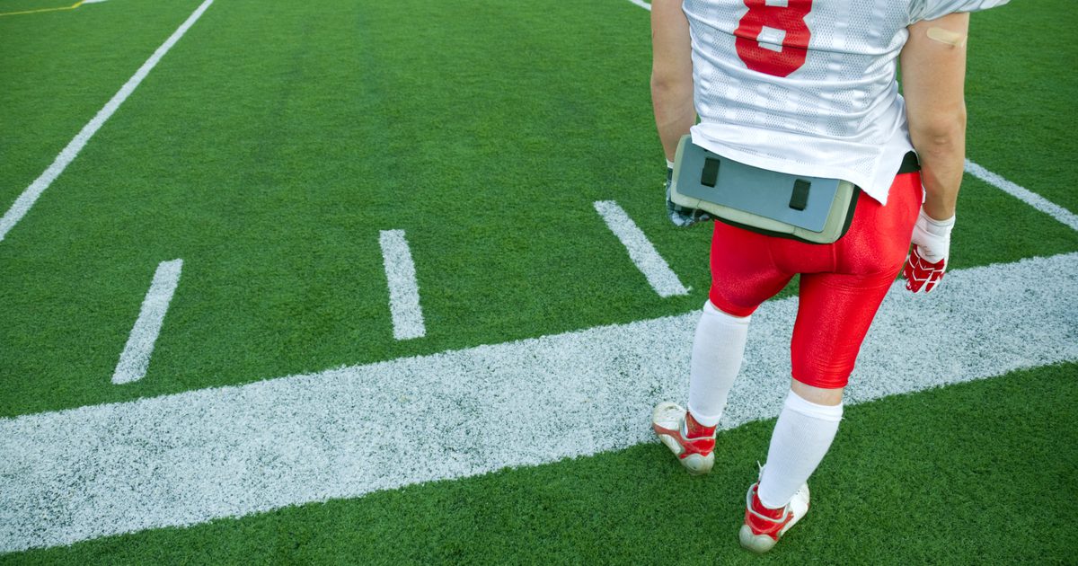 قواعد المدرسة الثانوية لكرة القدم على طول المربط