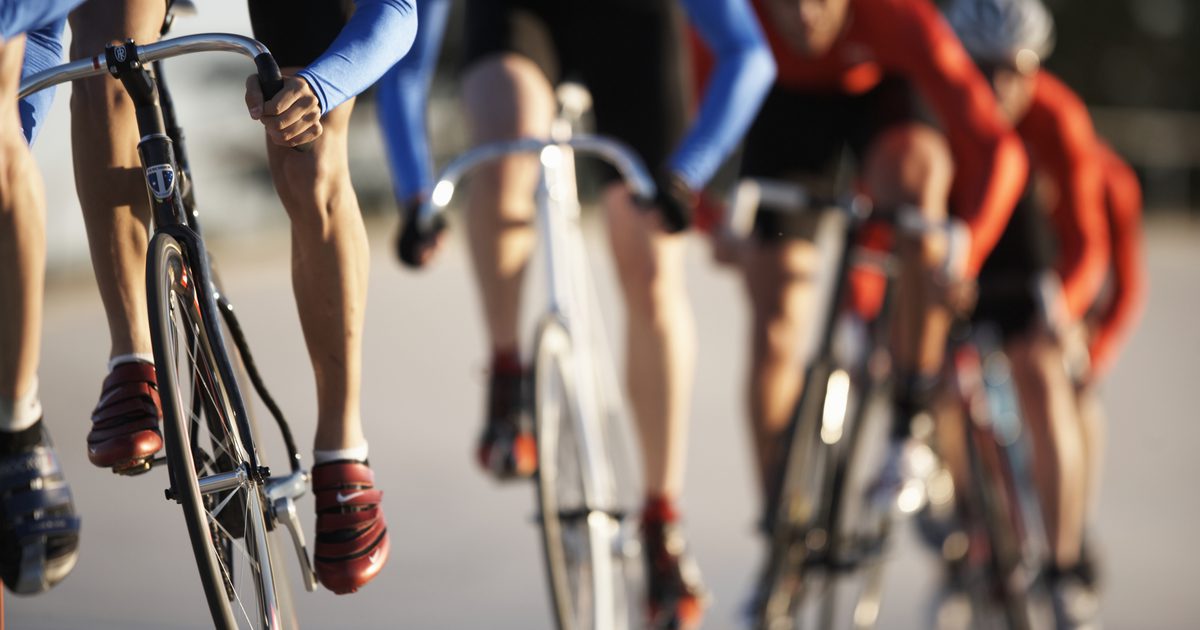 पुरुषों के सायक्लिंग शॉर्ट्स फिट करने के लिए कैसे उभरे हैं?