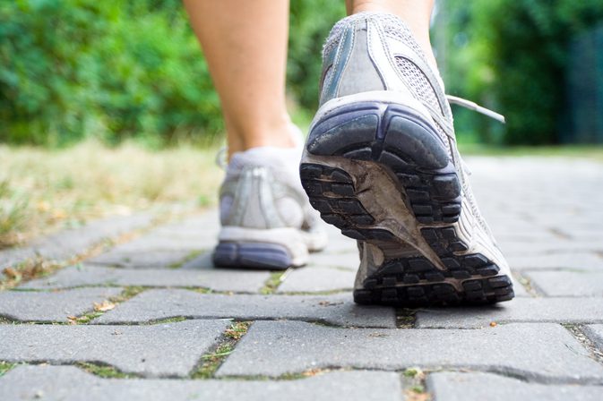 Hvor mye vekt mister du når du går to kilometer?