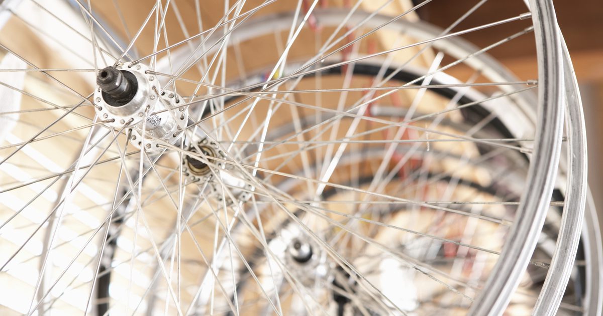 Hvordan å justere sykkel eiker