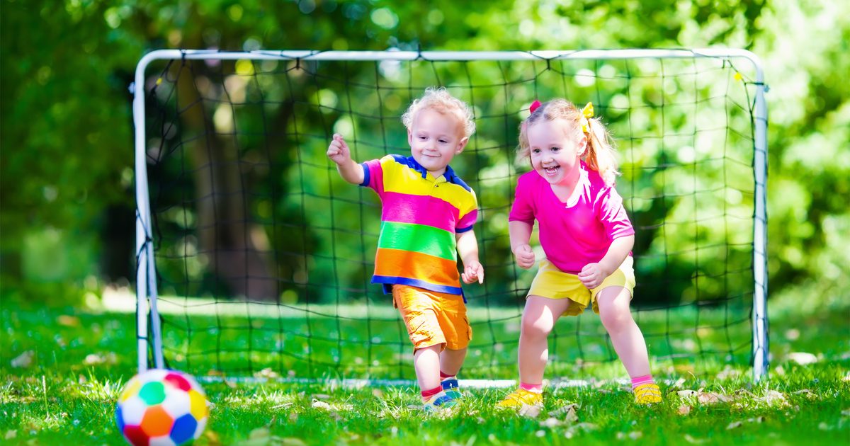 Как да се изгради детска PVC футболно поле цел