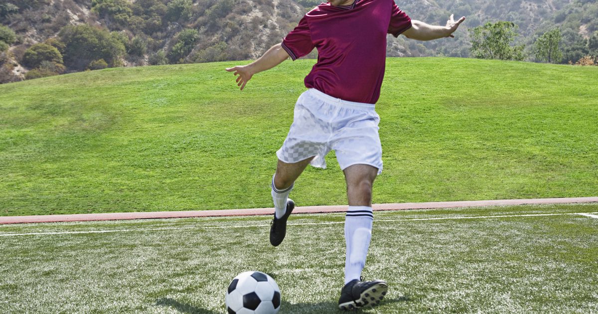 Как да развиете противоположния футболен крак