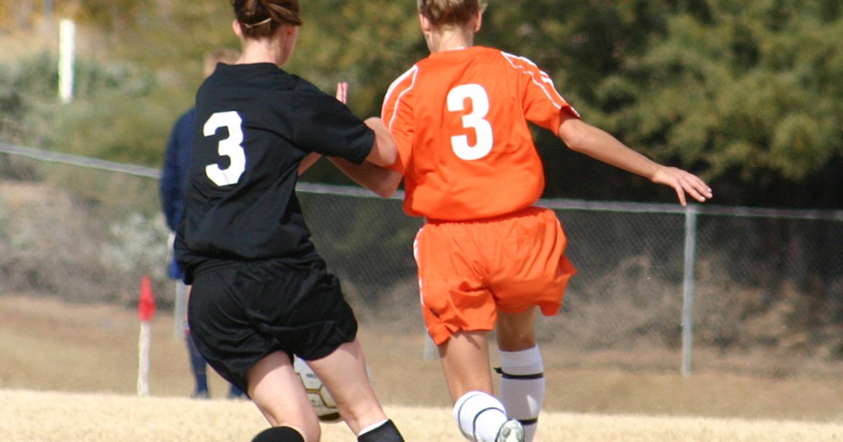 Как да се приготвите за тренировки за футбол в гимназията