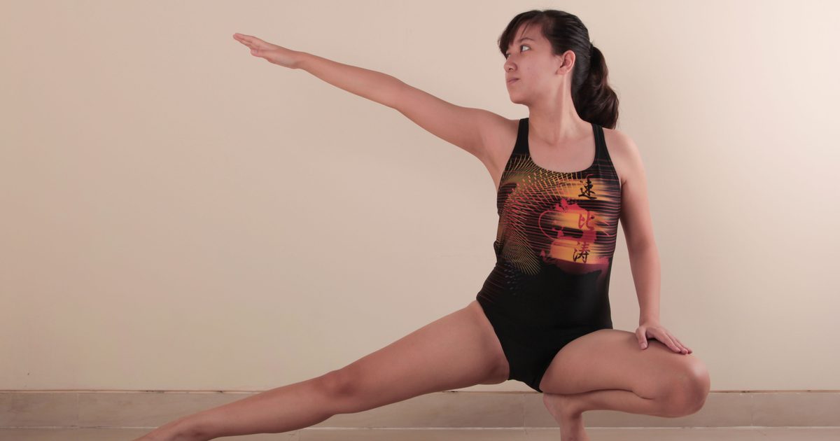 Wie man Unterwäsche davon abhält, unter einem Gymnastik-Trikotanzug zu zeigen