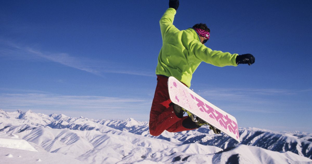 Wie man Kleidung für Snowboarding schichtet