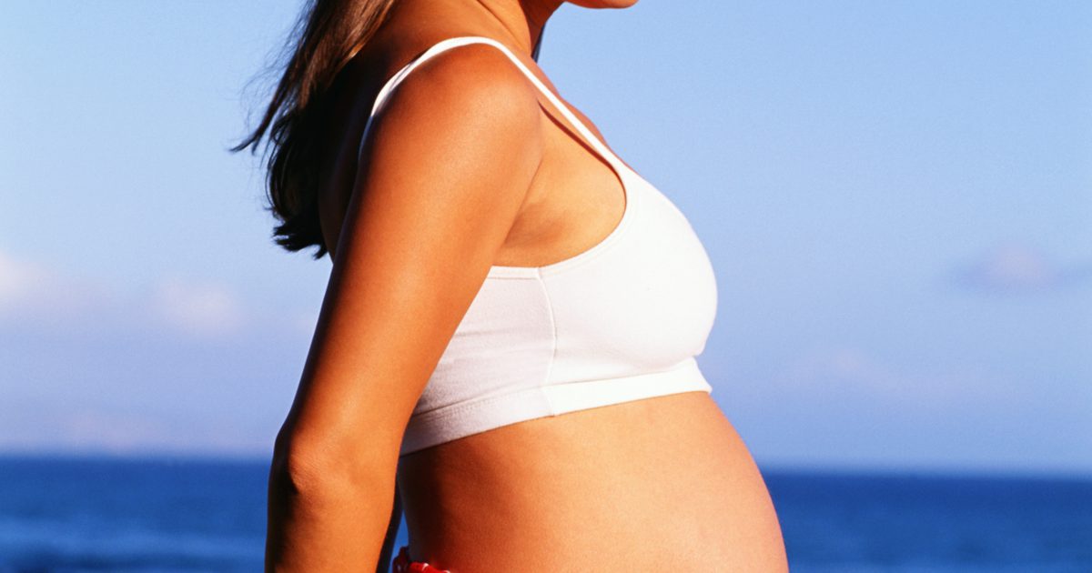मैं नौ महीने गर्भवती हूं और जब मैं चलता हूं तो मुझे दबाव महसूस होता है